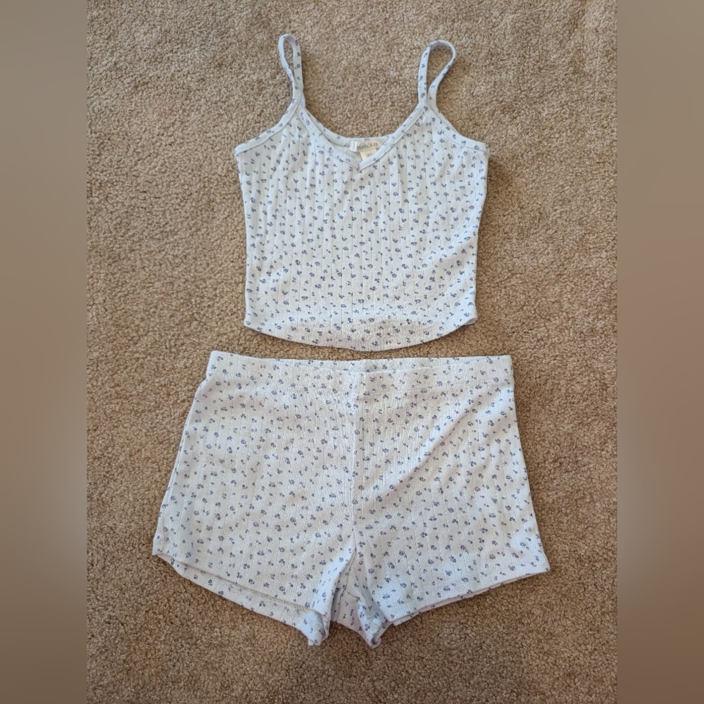Bozzolo White and Blue Floral Pajama Set